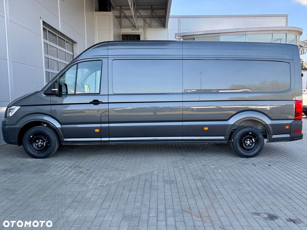 Volkswagen Crafter 35 Furgon z wysokim dachem silnik: 2,0 l EU6 SCR 177 KM / skrzynia biegów: Przedni napęd manualna 6-biegowa rozstaw osi: 4490 mm - 19