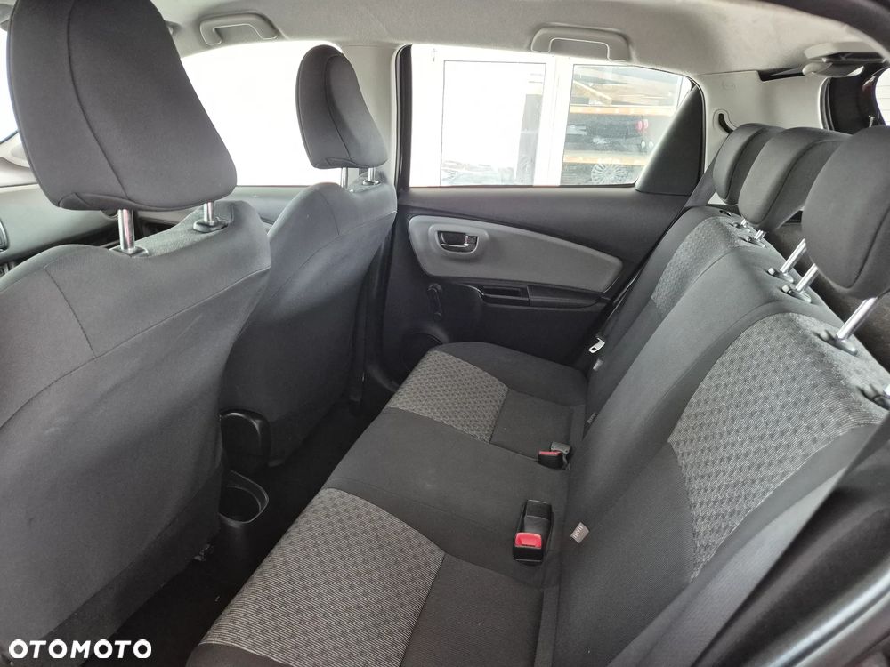 Toyota Yaris - 10