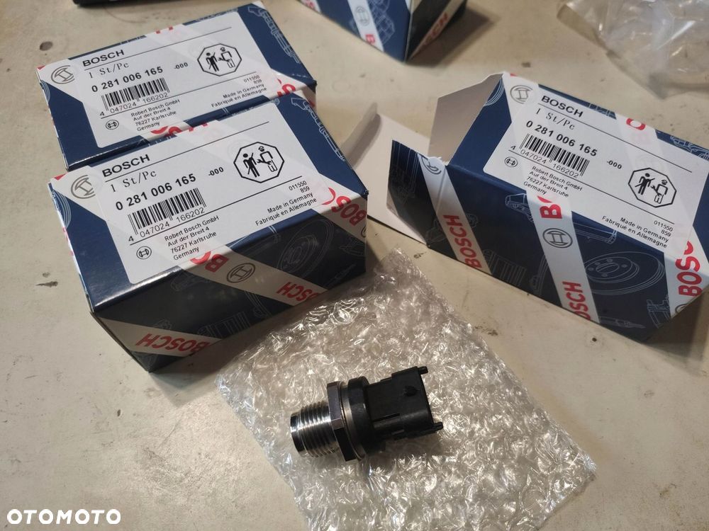 CZUJNIK CIŚNIENIA PALIWA IVECO NEW HOLLAND BOSCH 0281006165 - 1