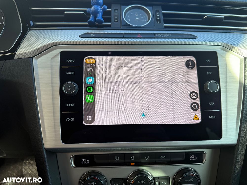 Volkswagen Passat 2.0 TDI DSG Comfortline - 29