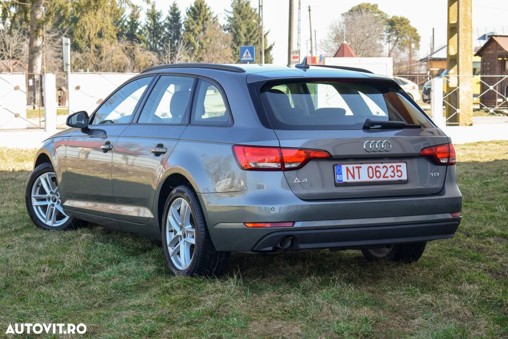 Audi A4 2.0 TDI ultra S tronic Design - 4