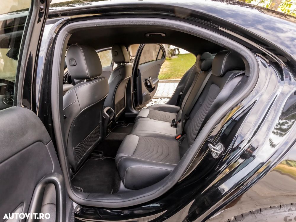 Mercedes-Benz A 180 Sedan MHEV 7G-DCT - 12