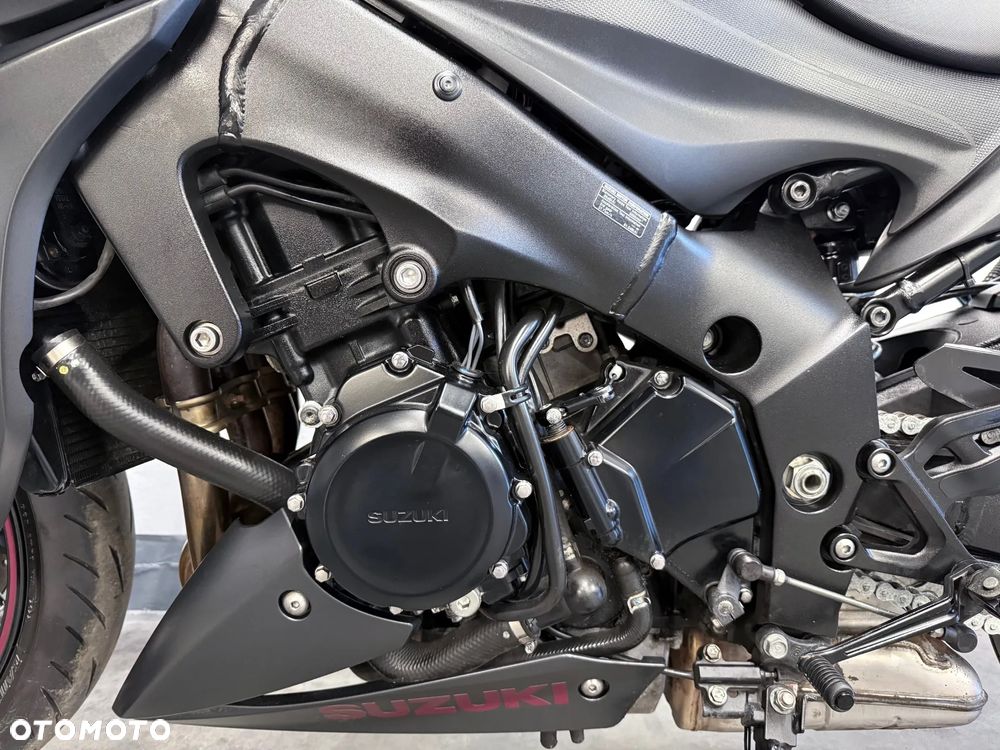 Suzuki GSX - 14