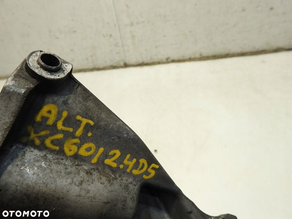 ŁAPA MOCOWANIE ALTERNATORA VOLVO XC60 I 2.4 D5 31258329 - 2