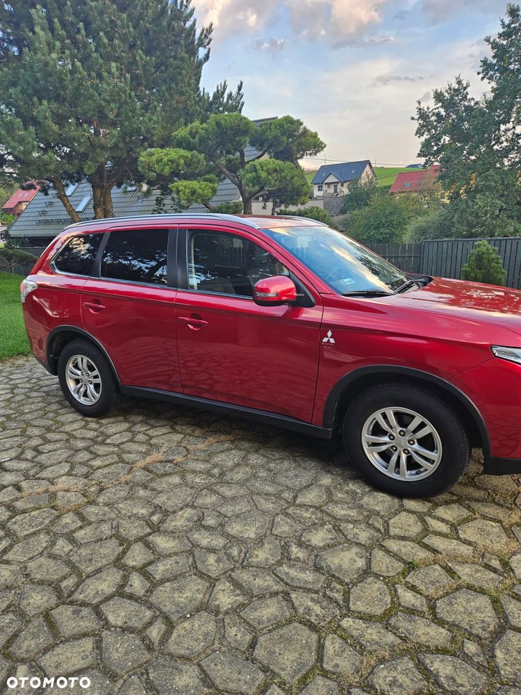 Mitsubishi Outlander - 2