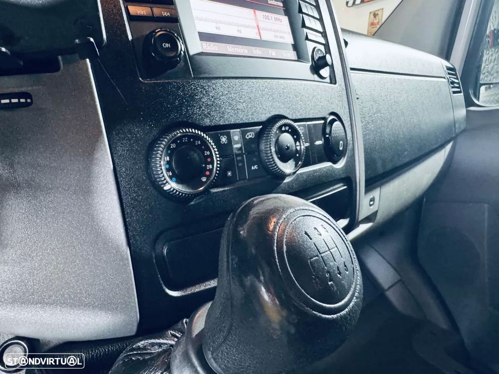 Mercedes-Benz sprinter - 25