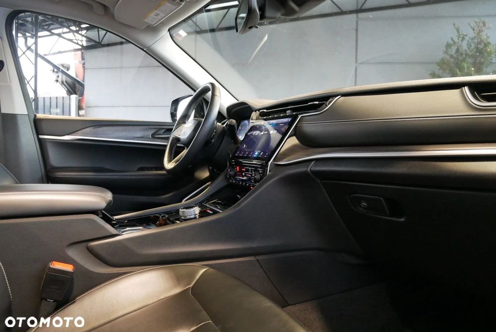 Jeep Grand Cherokee - 24