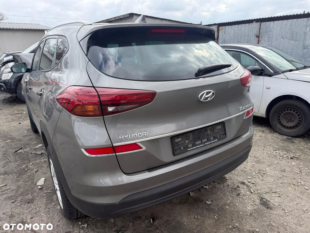 Hyundai Tucson 1.6 GDi 2WD Select - 26