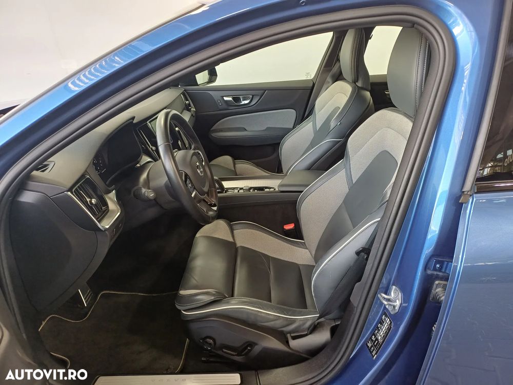 Volvo S60 B4 MHEV AT Plus Dark - 5