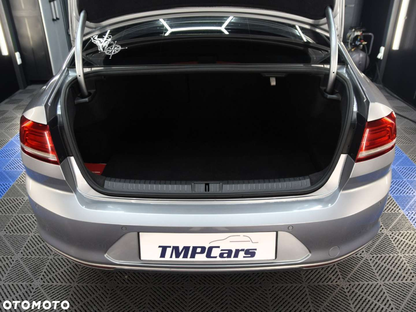 Volkswagen Passat - 8