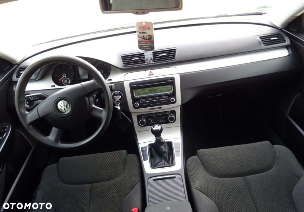 Volkswagen Passat - 8
