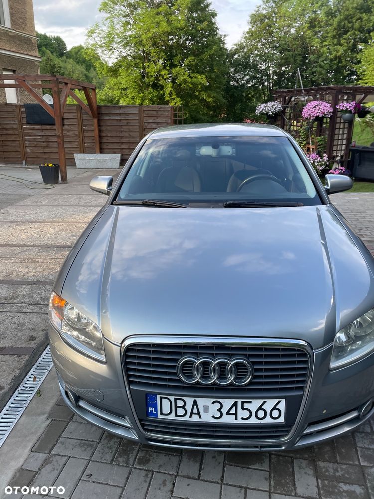 Audi A4 Limousine - 3