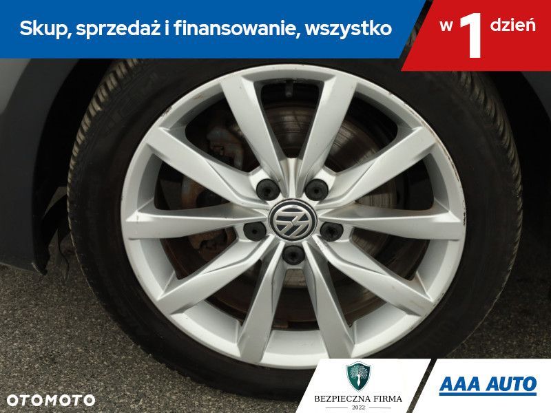 Volkswagen Golf - 18