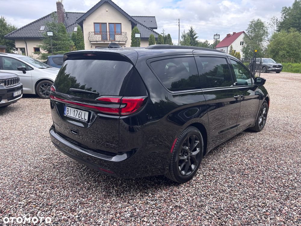 Chrysler Pacifica - 4