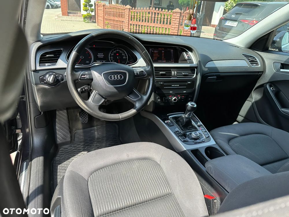 Audi A4 Limousine - 7