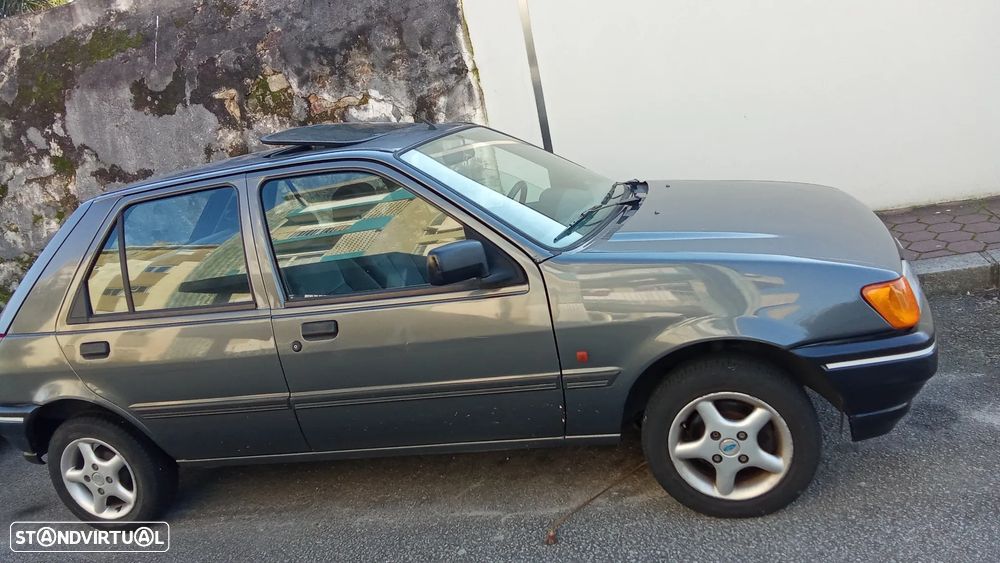 Ford Fiesta 1.1 CLX - 4