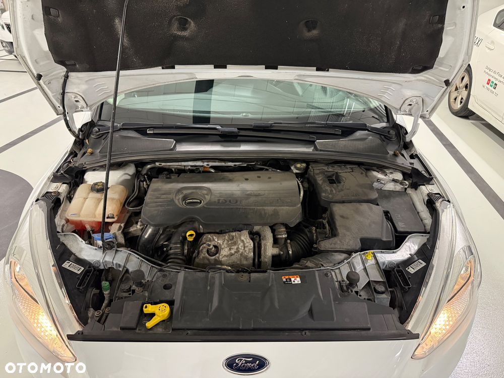 Ford Focus 1.5 TDCi SYNC Edition - 17