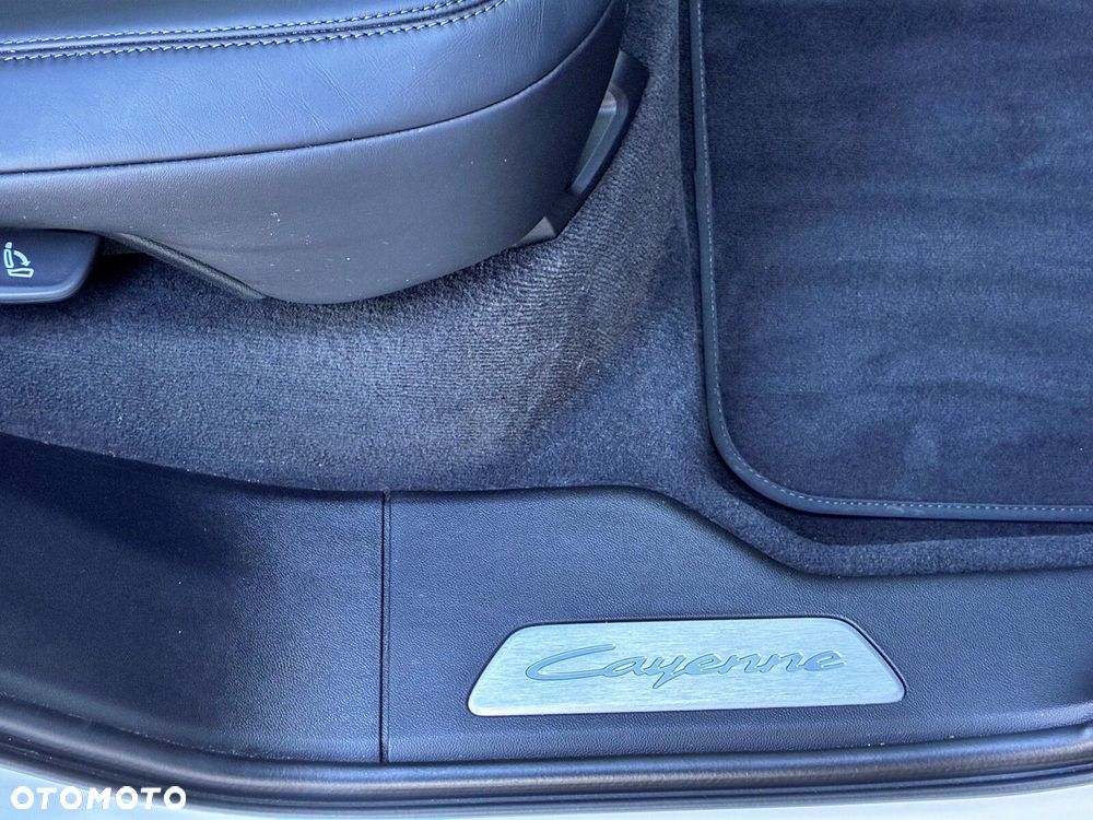 Porsche Cayenne - 39