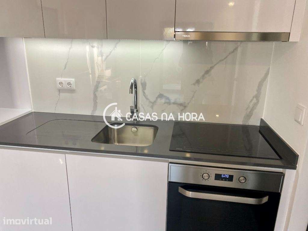 T1 + 1 Duplex na Vila Nova, com Logradouro e lugar de estacionamento - Grande imagem: 3/26