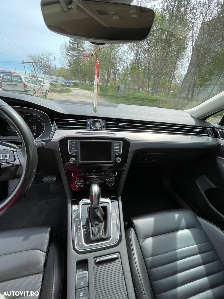 Volkswagen Passat 2.0 TDI SCR DSG (BlueM Tech) Highline - 10