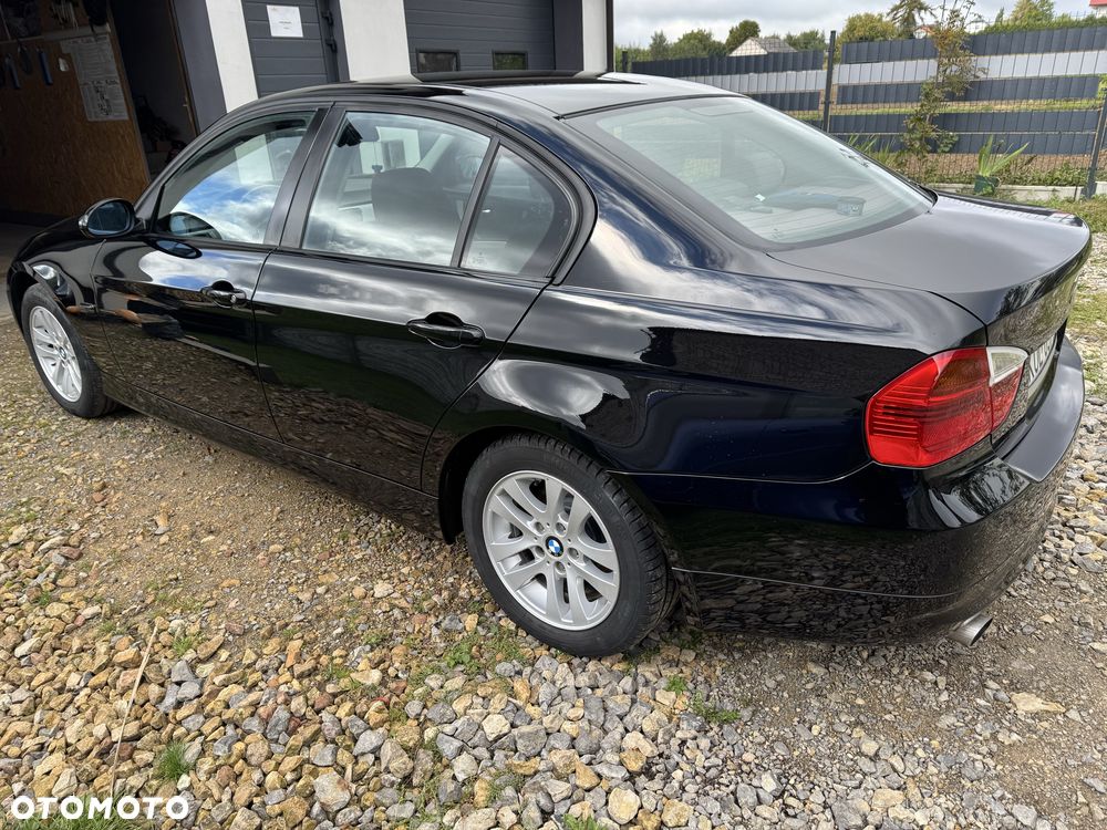 BMW Seria 3 2006 photo 3