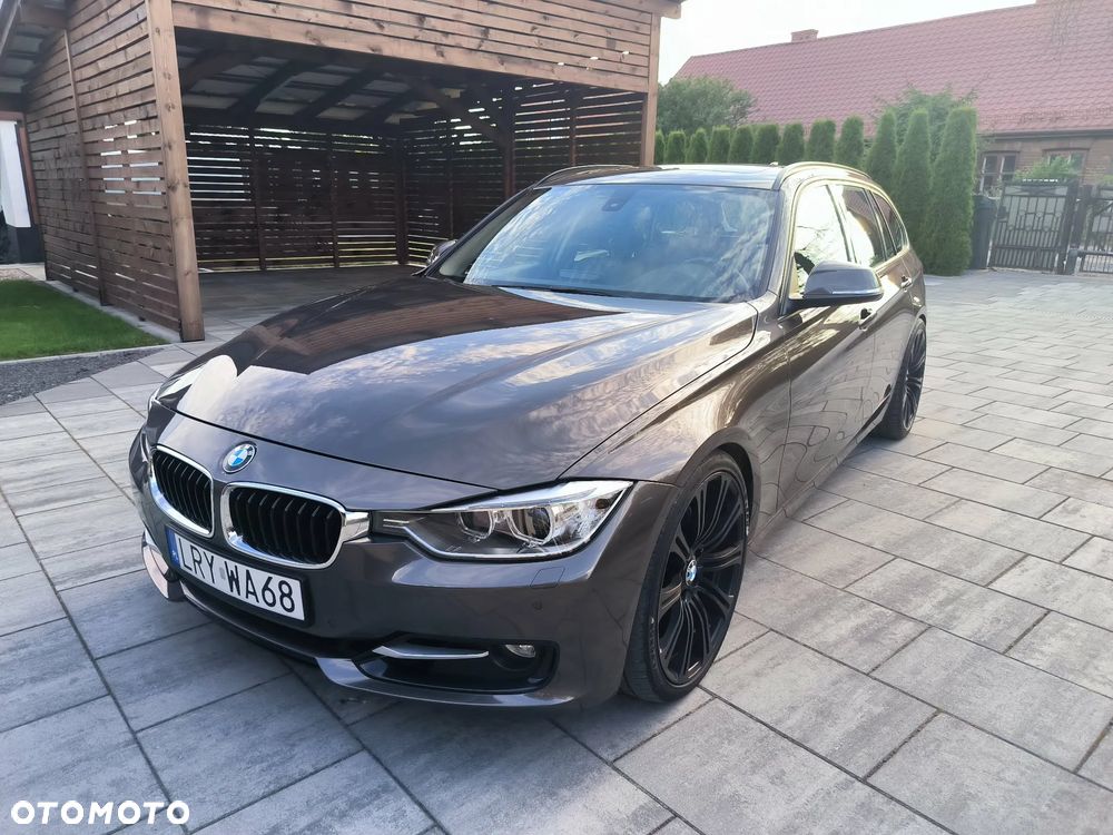 BMW Seria 3 335i xDrive Sport Line - 7