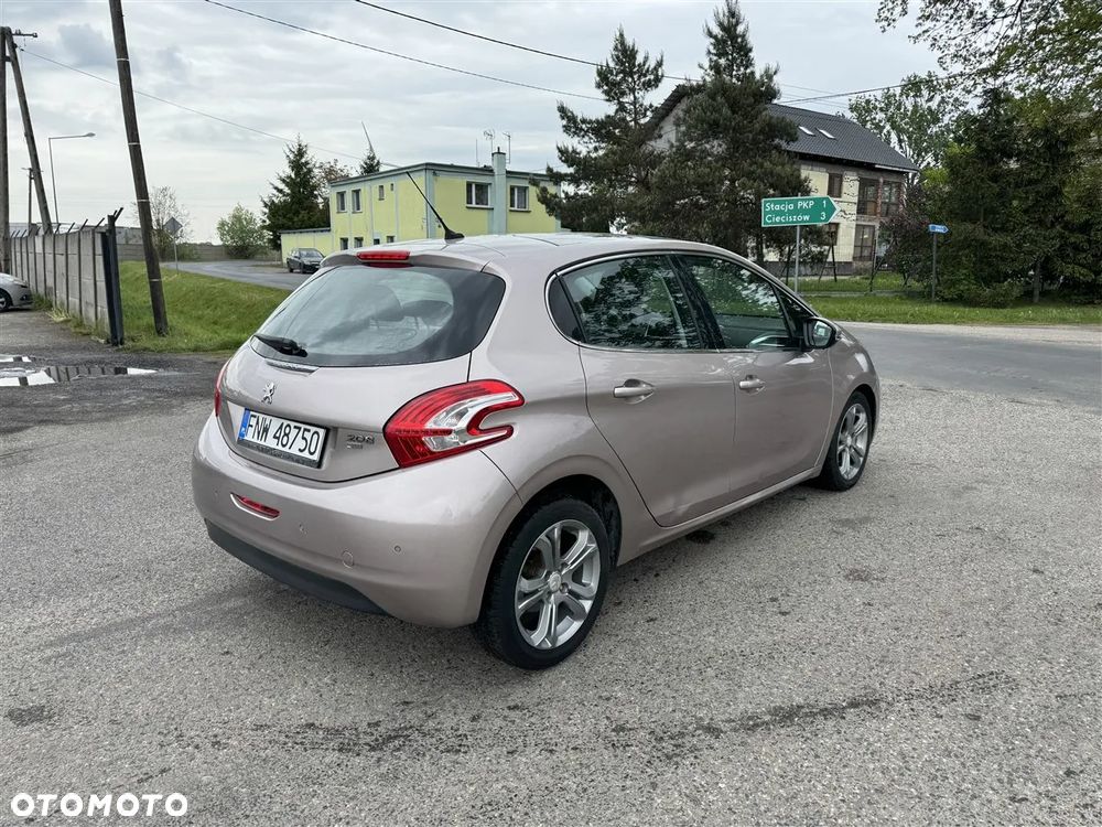 Peugeot 208 - 9