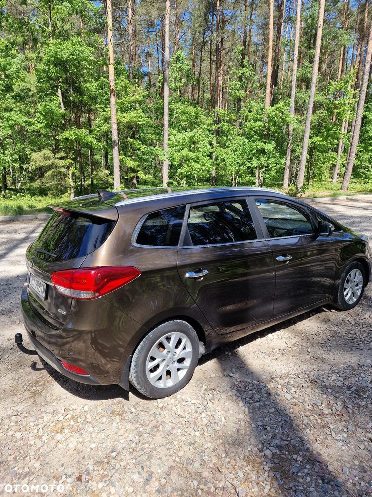 Kia Carens 1.7 CRDi L DCT - 4