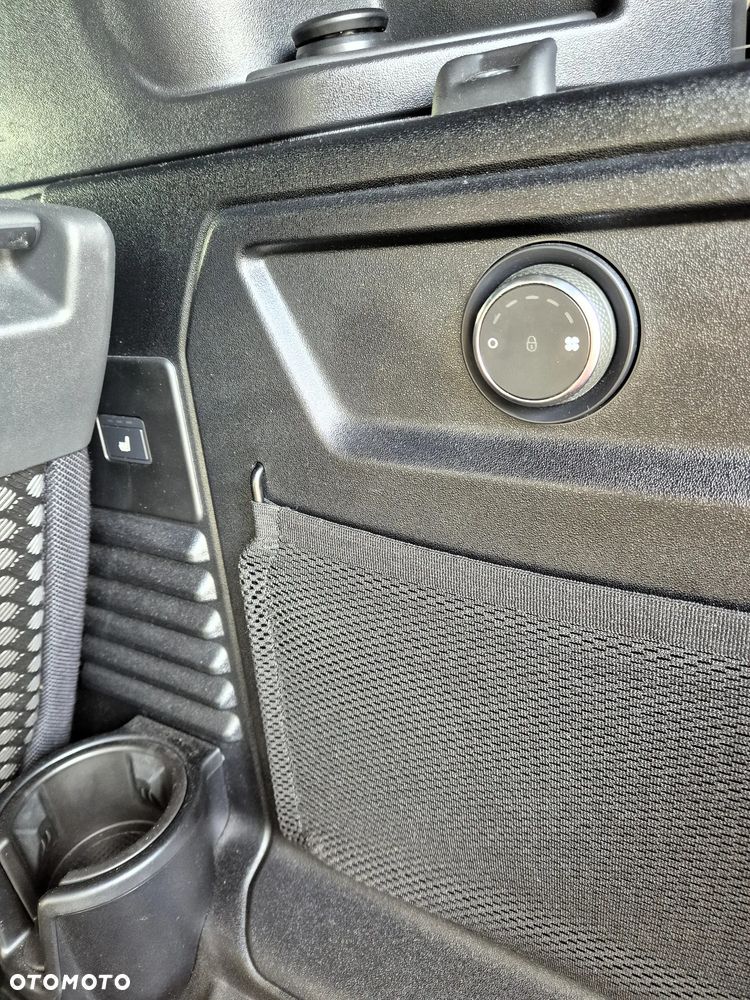 Land Rover Defender 3.0 P400 mHEV X - 20