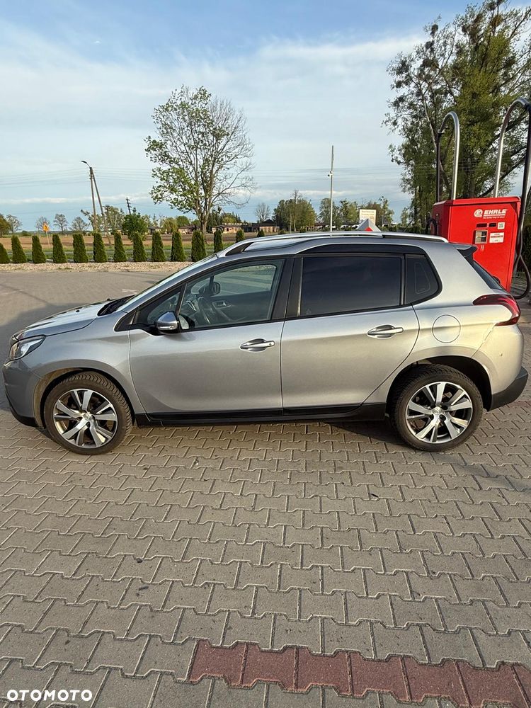 Peugeot 2008 BlueHDi 100 STOP & START Active - 10