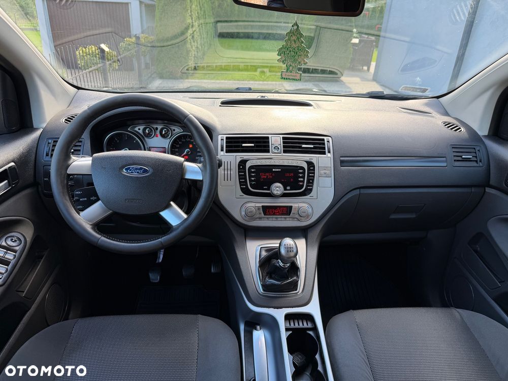 Ford Kuga 2.0 TDCi 4x4 Titanium - 8