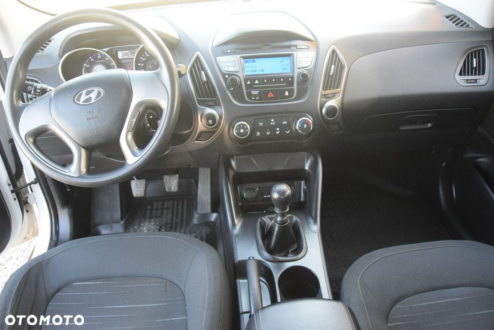 Hyundai ix35 1.6 2WD Fifa World Cup Edition - 27