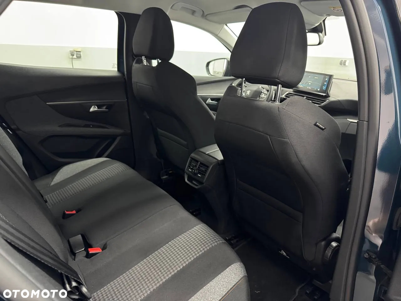Peugeot 3008 1.5 BlueHDi Active Pack S&S EAT8 - 27