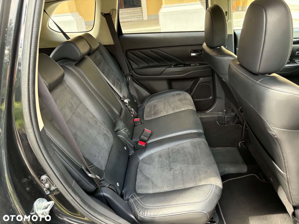 Mitsubishi Outlander - 19