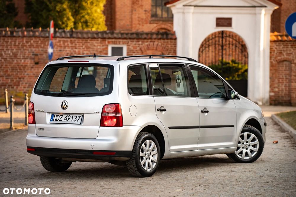 Volkswagen Touran 1.9 TDI DPF Conceptline - 4