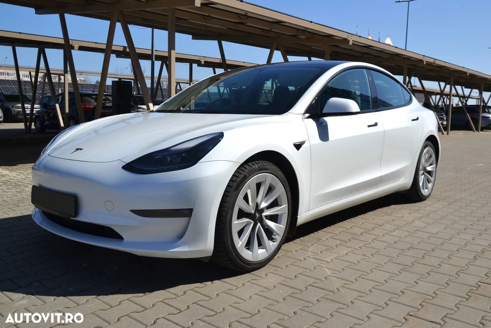 Tesla Model 3 - 2