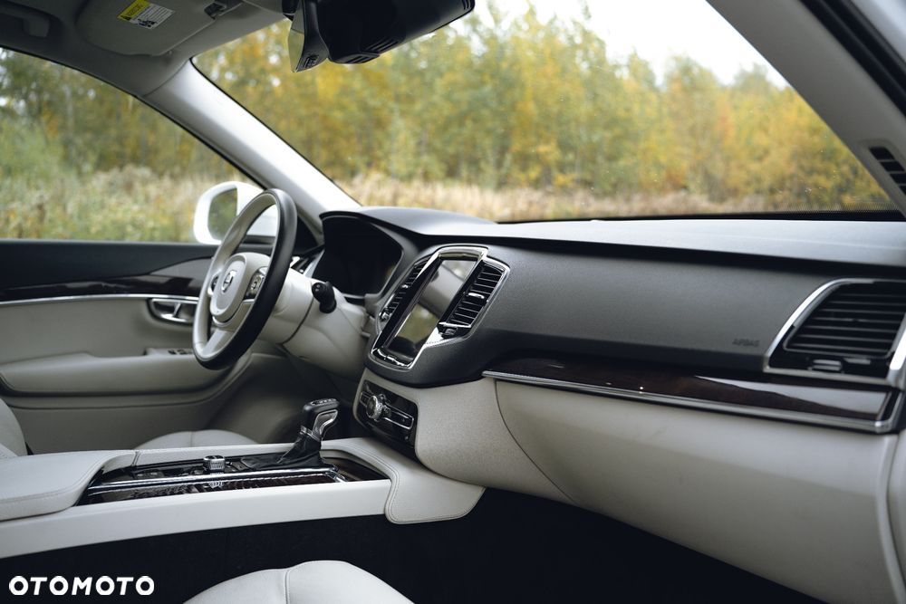 Volvo XC 90 - 12