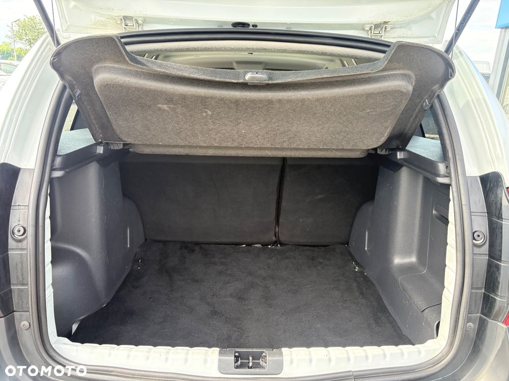 Dacia Duster 1.6 SCe Access S&S - 9