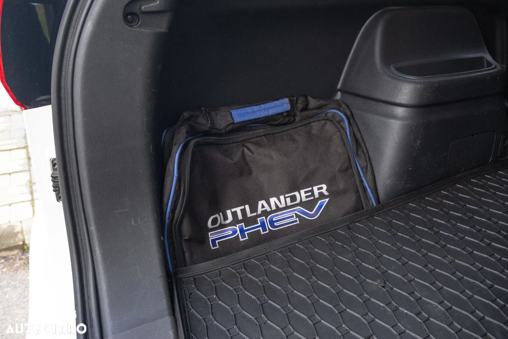 Mitsubishi Outlander - 21