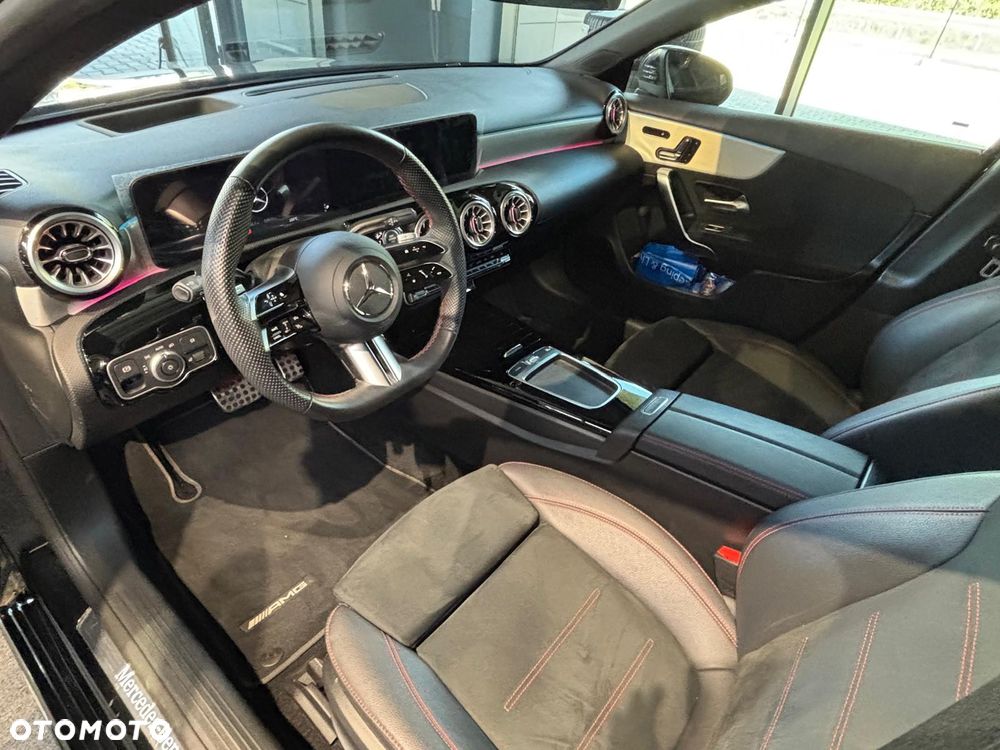 Mercedes-Benz Klasa A 220 4-Matic AMG Line 8G-DCT - 11