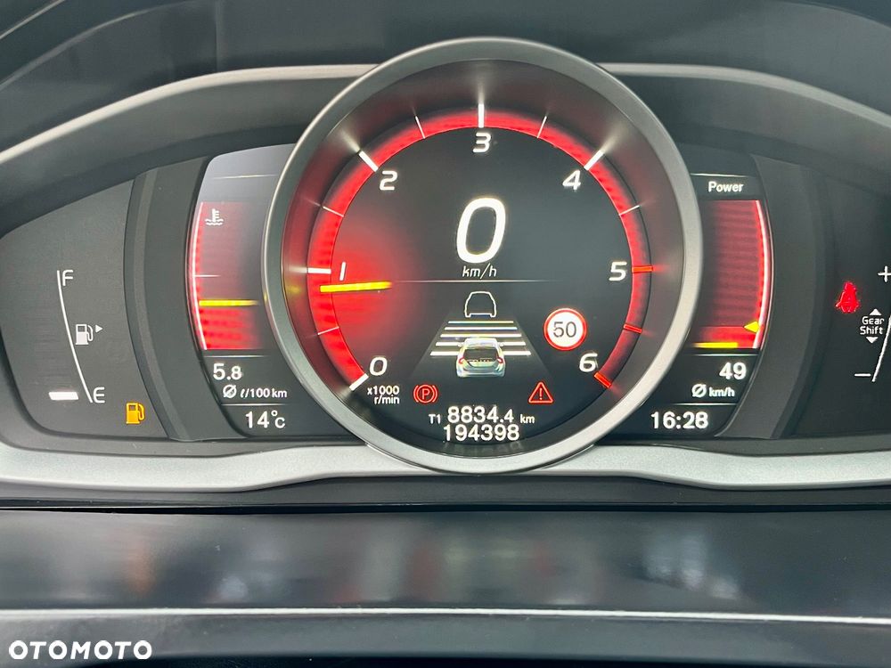 Volvo V60 D2 Drive-E Momentum - 23