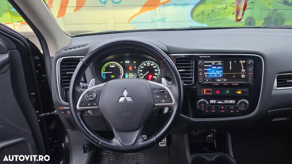 Mitsubishi Outlander 2.0 4WD Plug-In Hybrid Top - 21