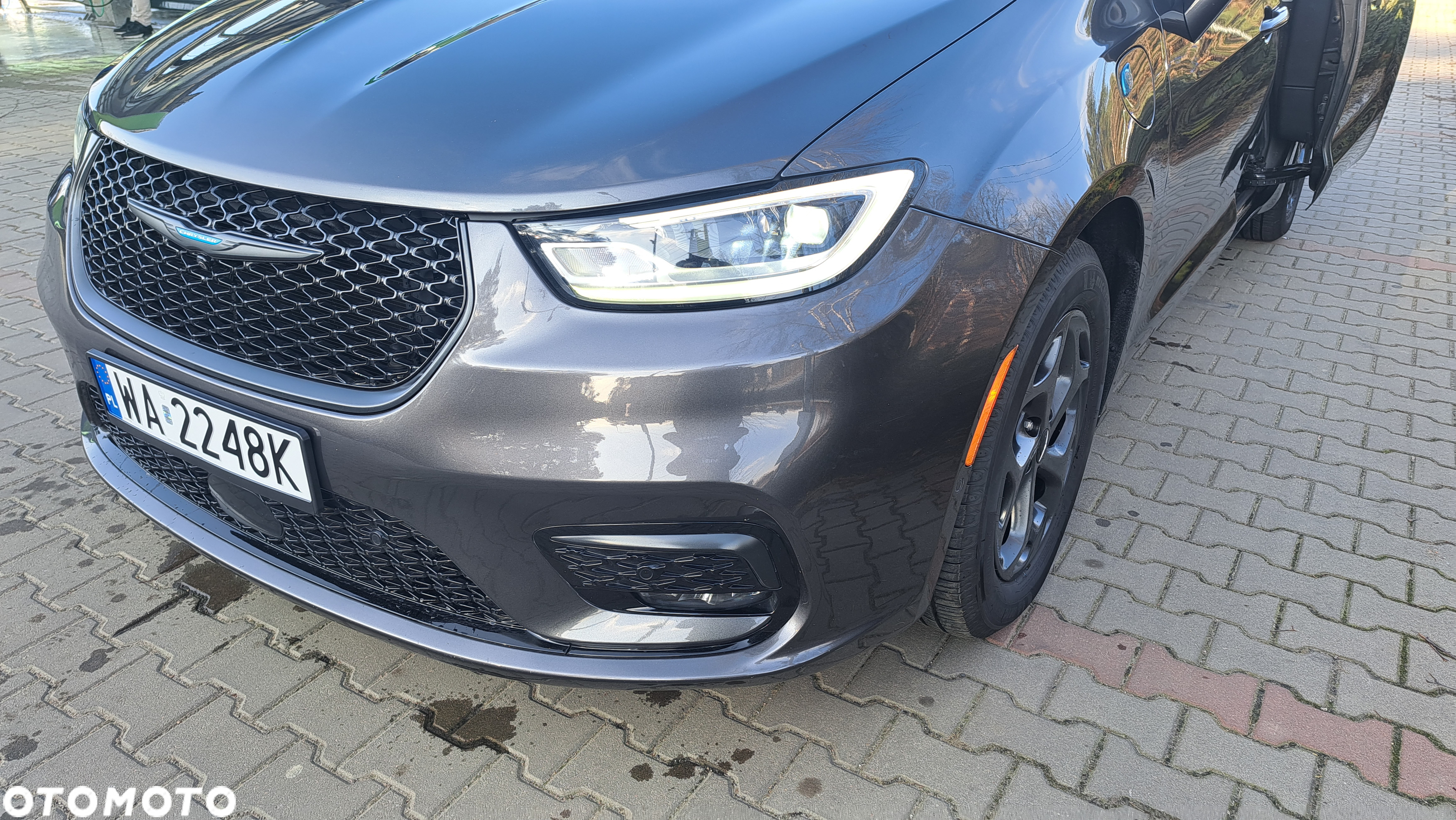 Chrysler Pacifica - 10