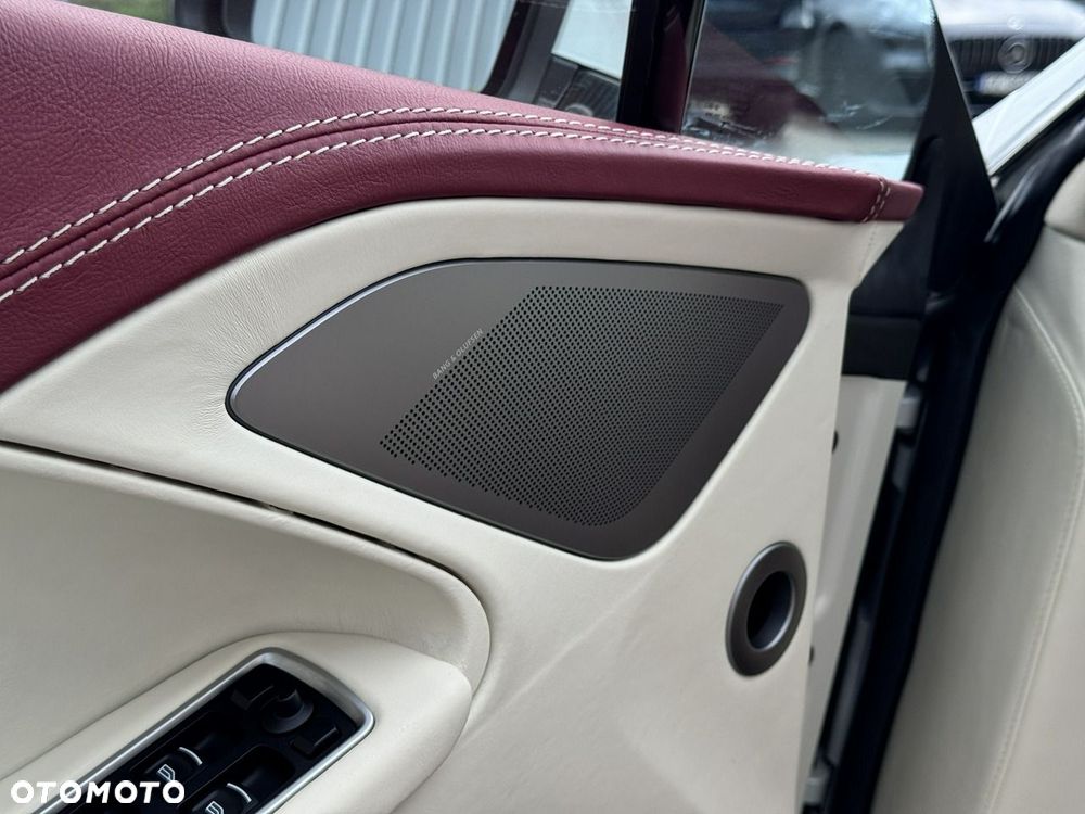 Aston Martin Vanquish - 28
