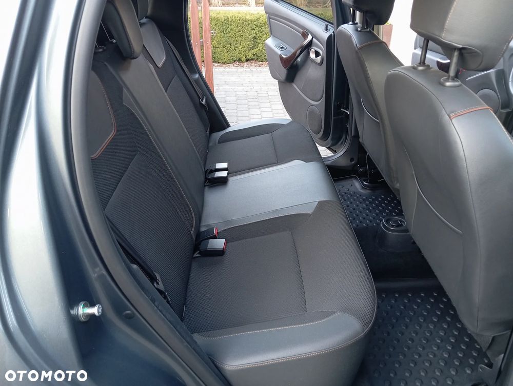 Dacia Duster 1.6 SCe Urban Explorer S&S - 28