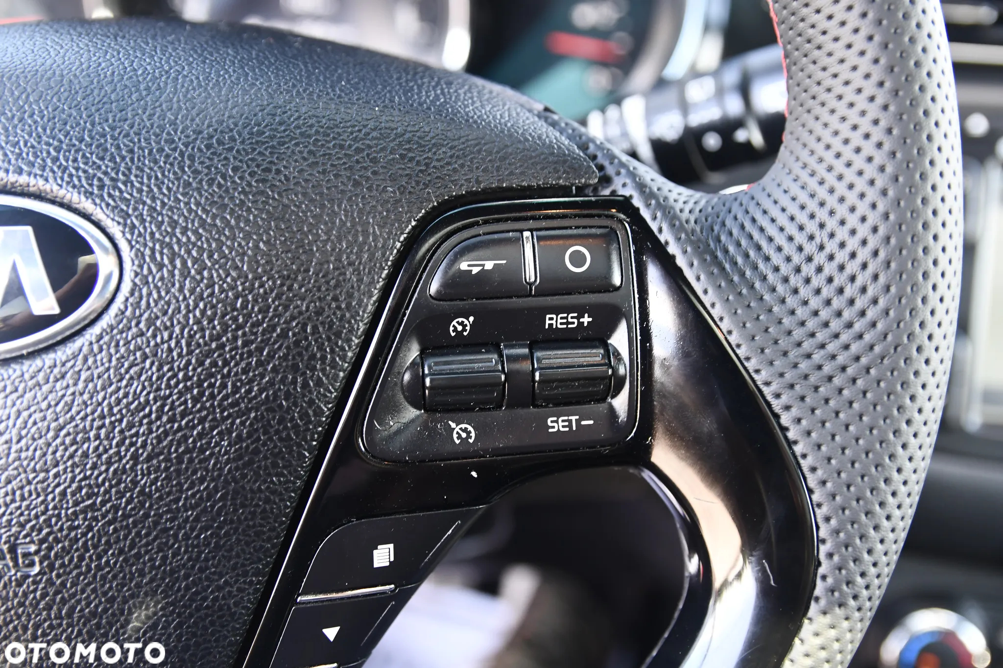 Kia Ceed 1.6 T-GDI GT - 34
