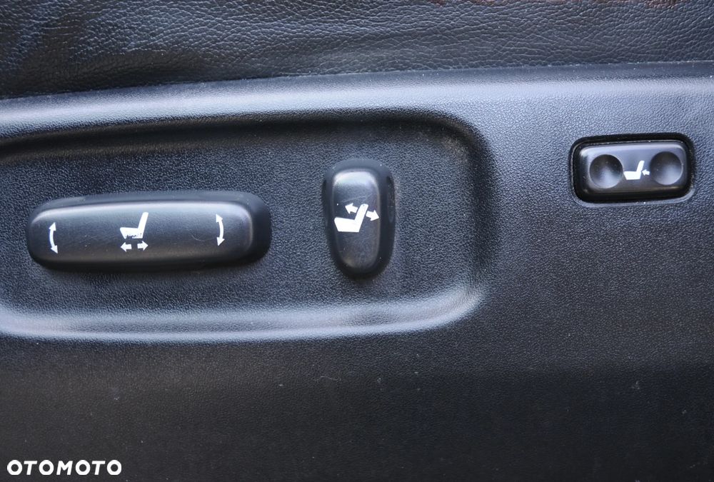 Toyota Land Cruiser - 20