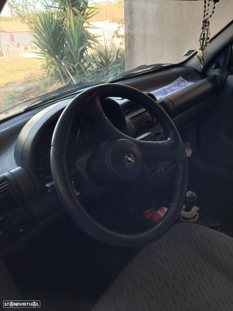 Opel Corsa 1.5 TD - 4