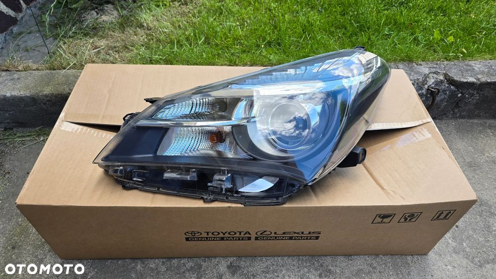 Yaris III Lift 14-17 Lampa Przednia Prawa Soczewka Nieklejona Oryginał - 5