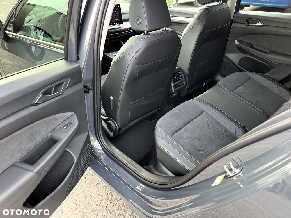 Volkswagen Golf Variant 1.5 eTSI mHEV Life Plus DSG - 26